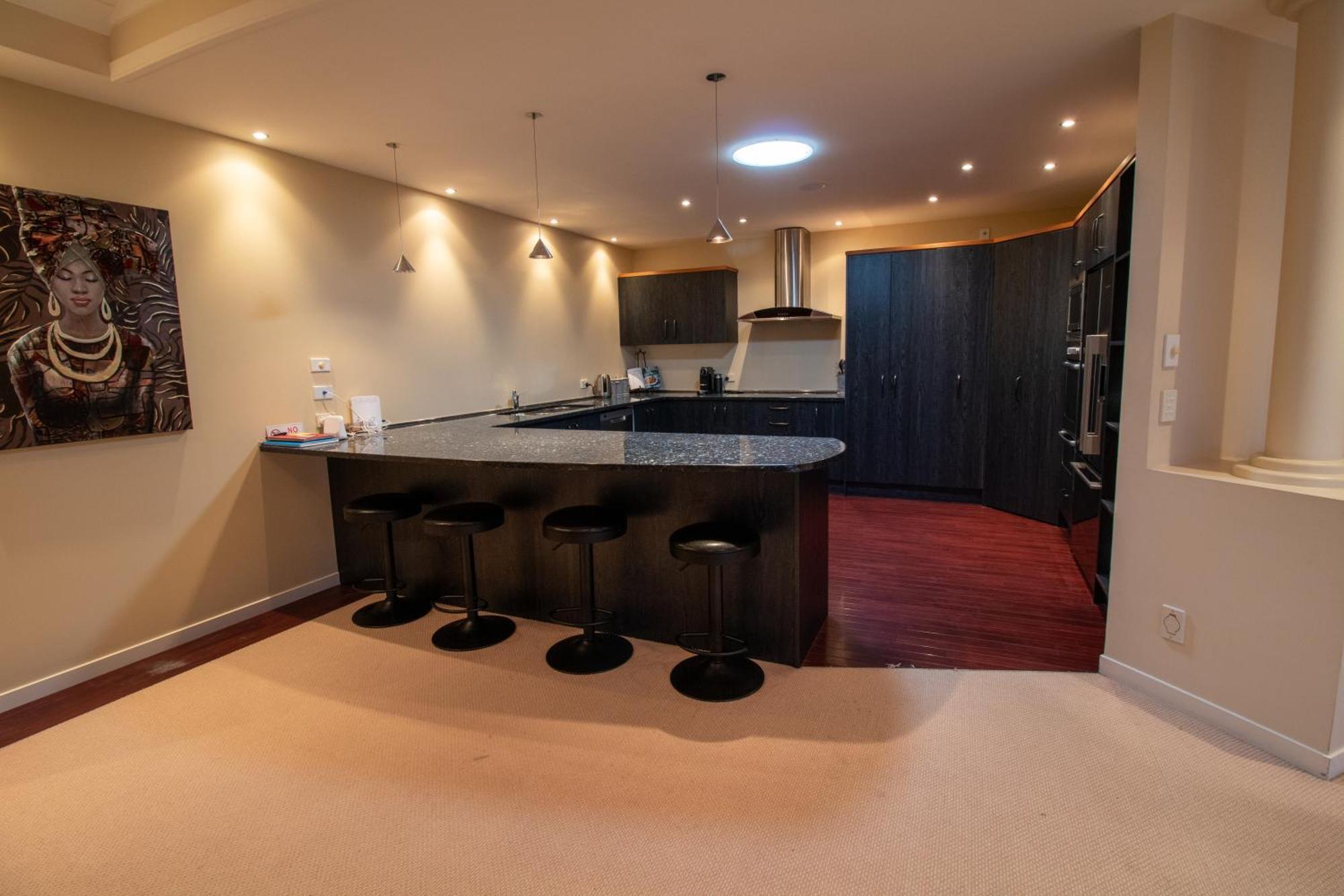 Large Luxury Apartment Located Right In Town Taupo Exterior foto