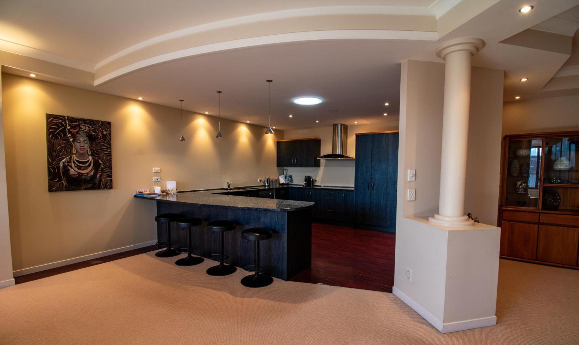 Large Luxury Apartment Located Right In Town Taupo Exterior foto