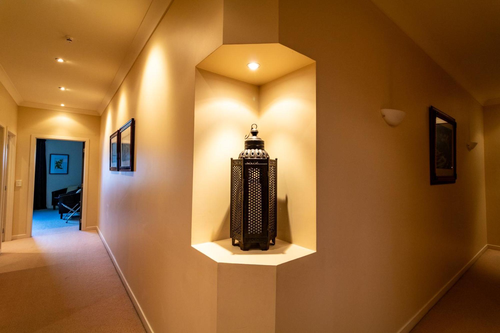 Large Luxury Apartment Located Right In Town Taupo Exterior foto